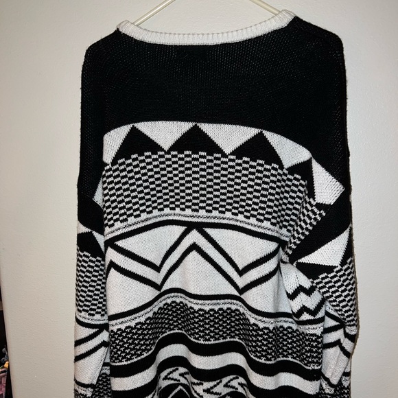XL Zara Sweater Holiday - Picture 7 of 7